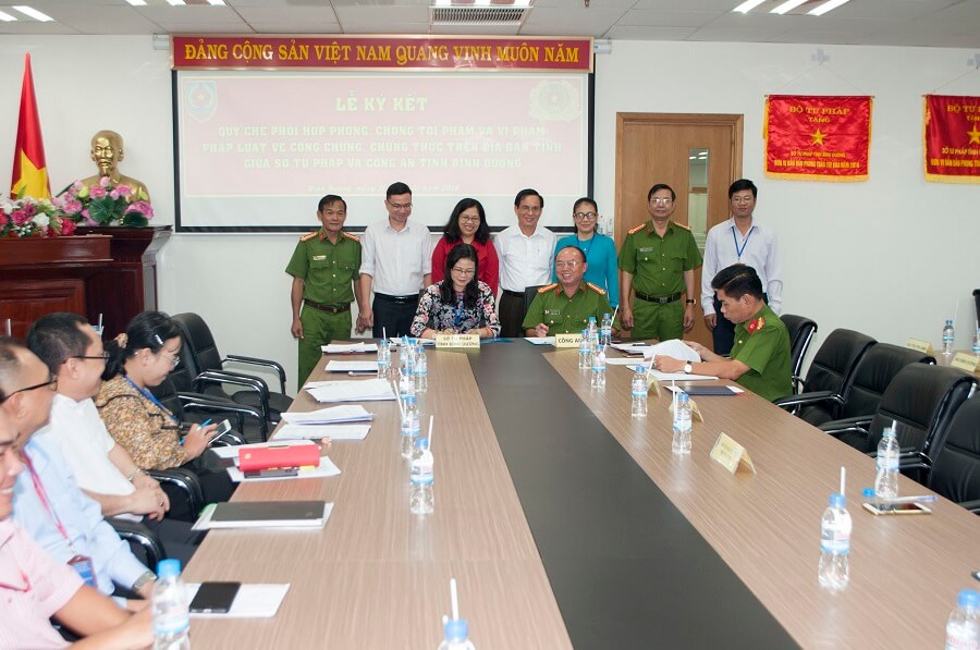  Lễ ký kết Quy chế phối hợp phòng, chống tội phạm và vi phạm pháp luật về công chứng, chứng thực trên địa bàn tỉnh Bình Dương giữa Sở Tư pháp và Công an tỉnh Bình Dương
